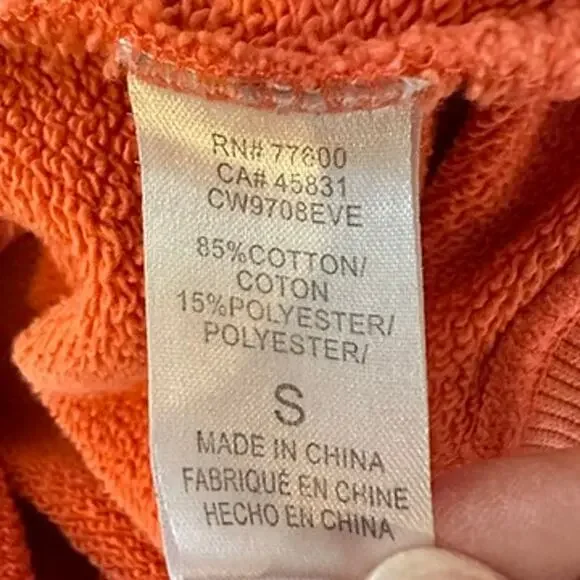 Evereve Sweatshirt Womens SMALL Embroidered Heart Preppy Academia Classiccore - Picture 9 of 11